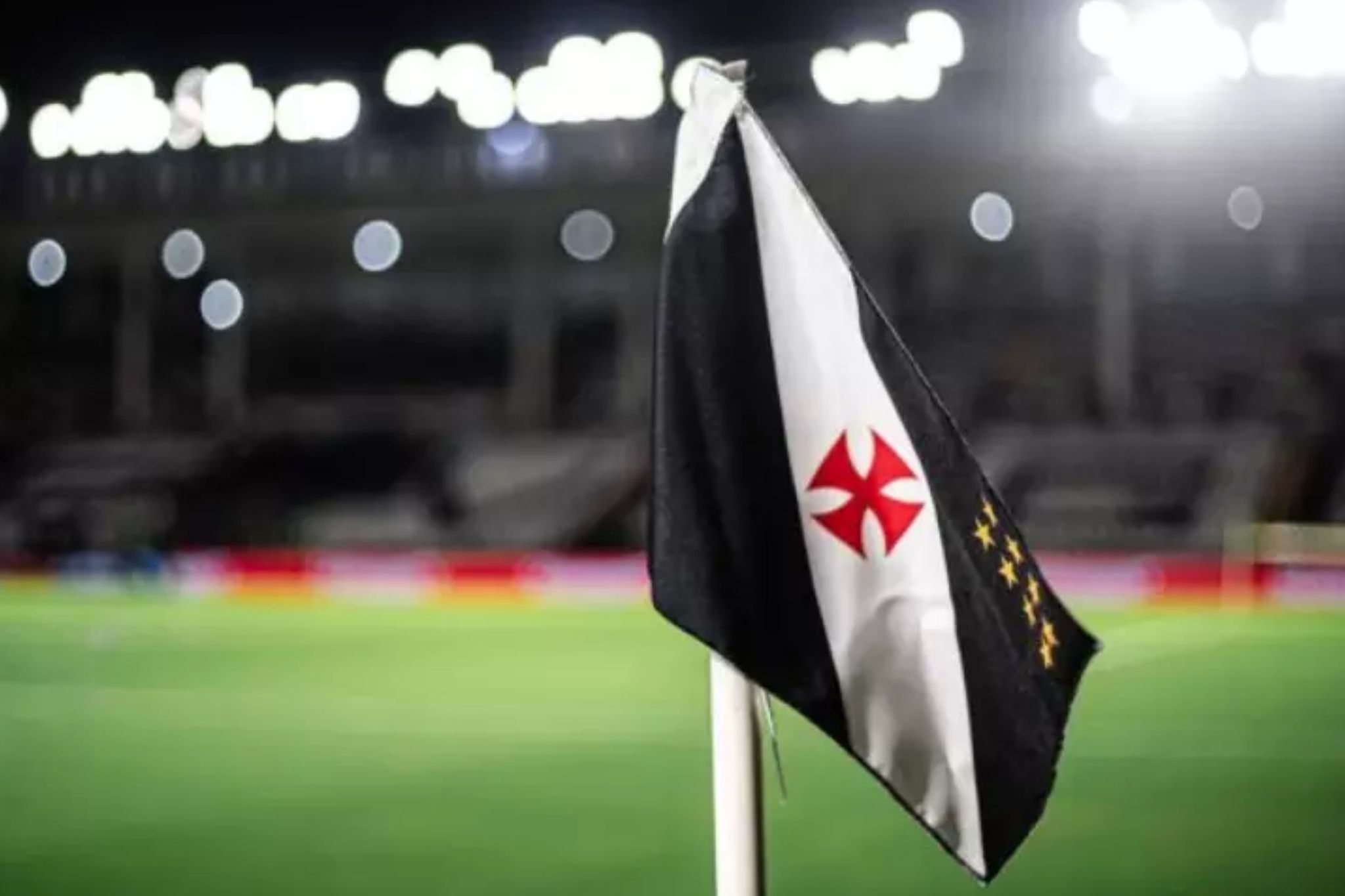 Avanço por mais um reforço, Nuno Moreira fala sobre a torcida do Vasco e recado de Tchê Tchê para a arbitragem: as últimas notícias do Gigante da Colina