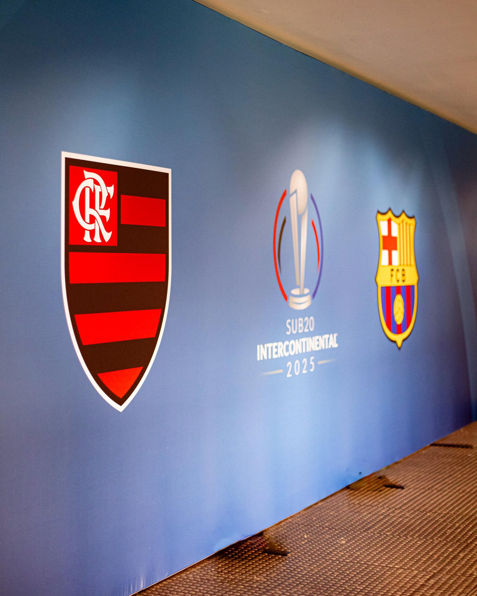 Confira a escalação do Flamengo para enfrentar o Barcelona