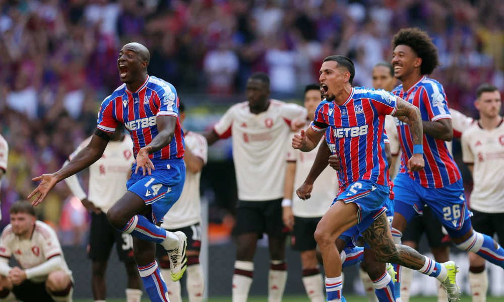Crystal Palace bate o Liverpool e leva a Supercopa da Inglaterra em jogo de homenagens a Jota