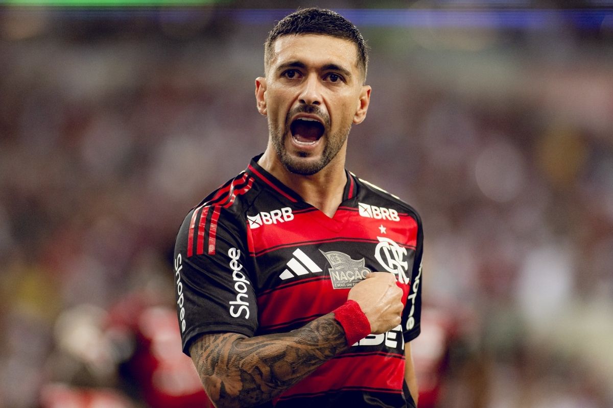 Idolatria e temporada artilheira; Flamengo sinaliza renovação com Arrascaeta