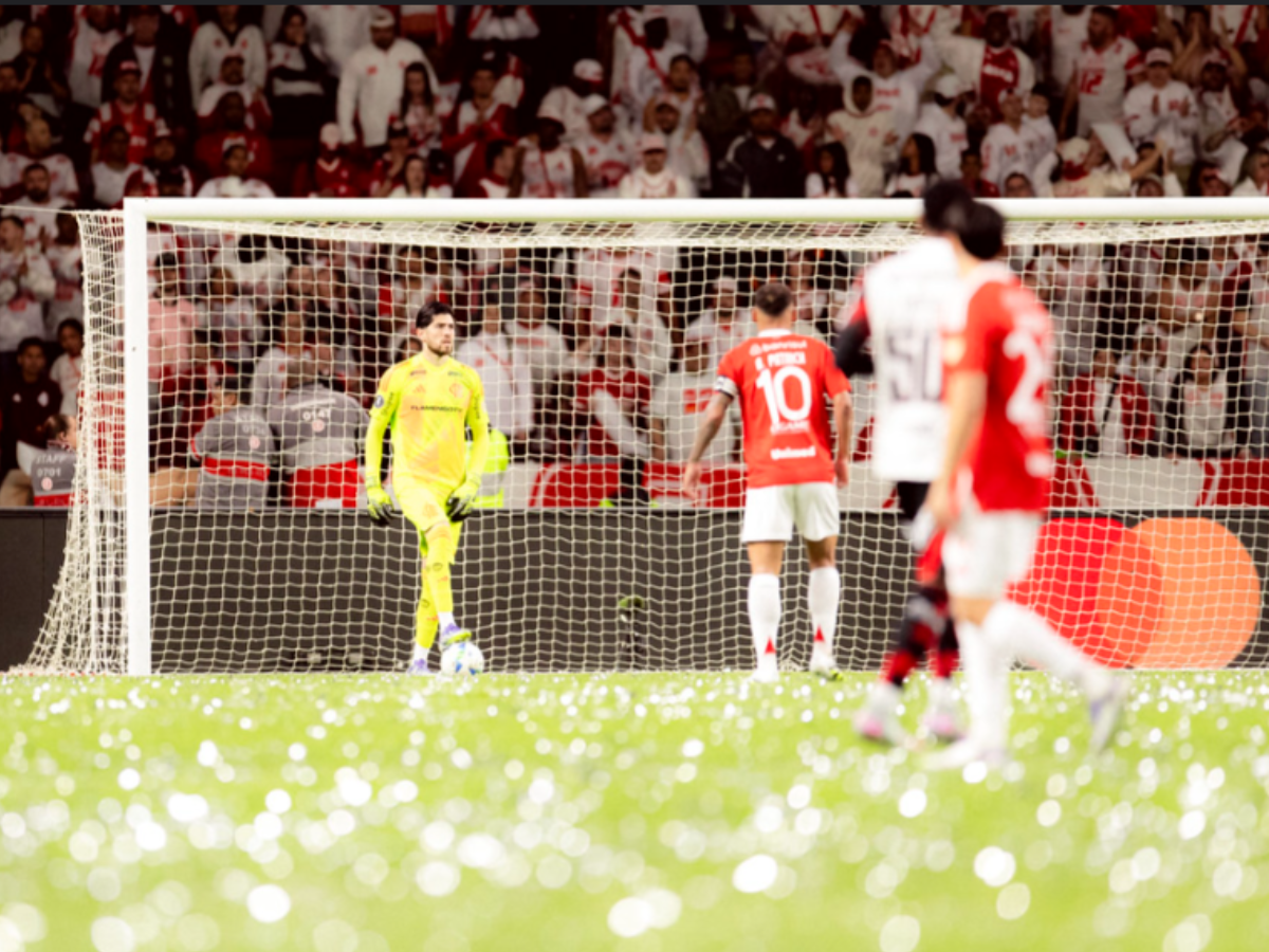 Internacional vai investigar falhas em chuva de papel picado contra o Flamengo