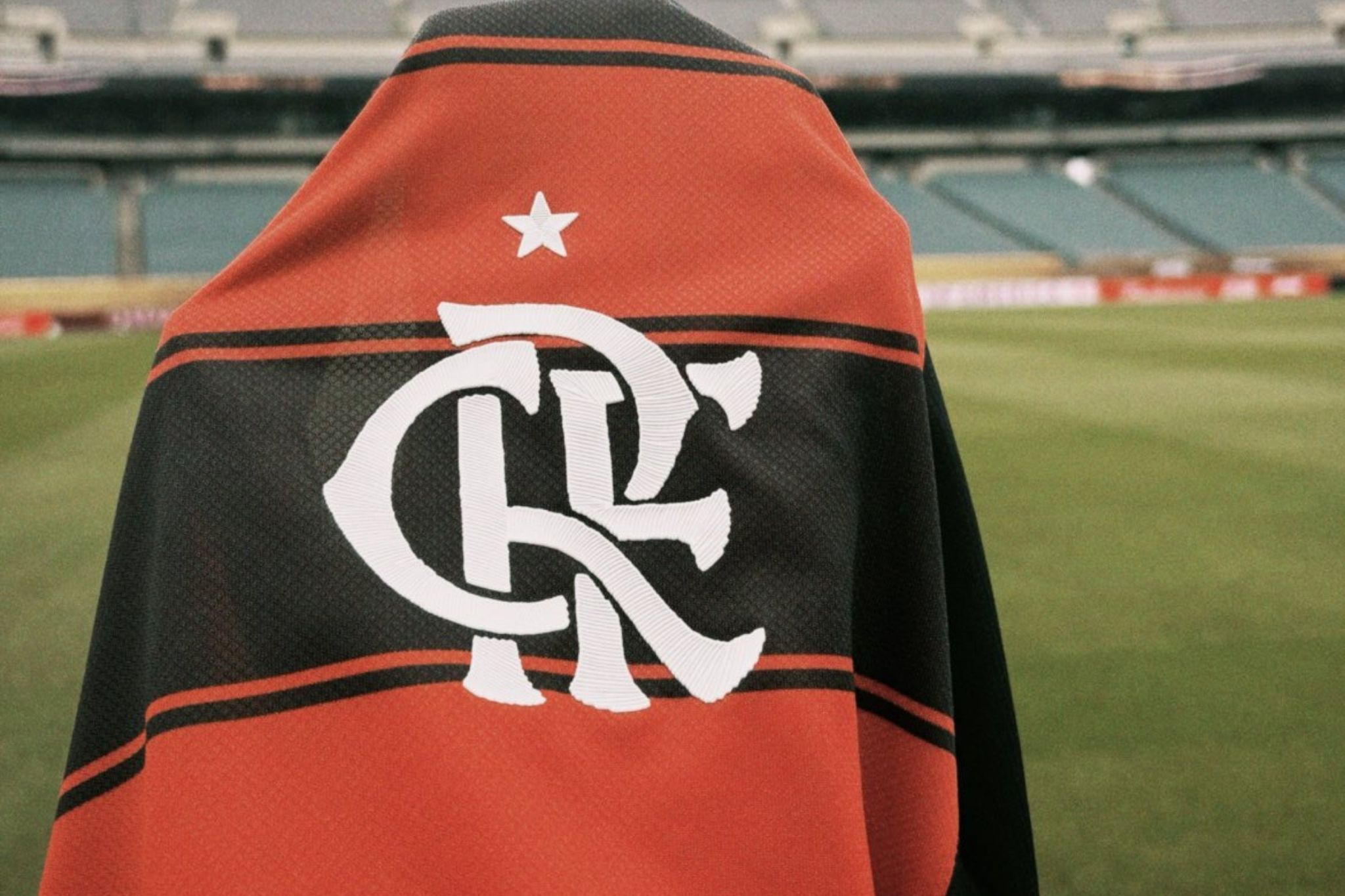 Jogador do Flamengo termina relacionamento após 17 anos