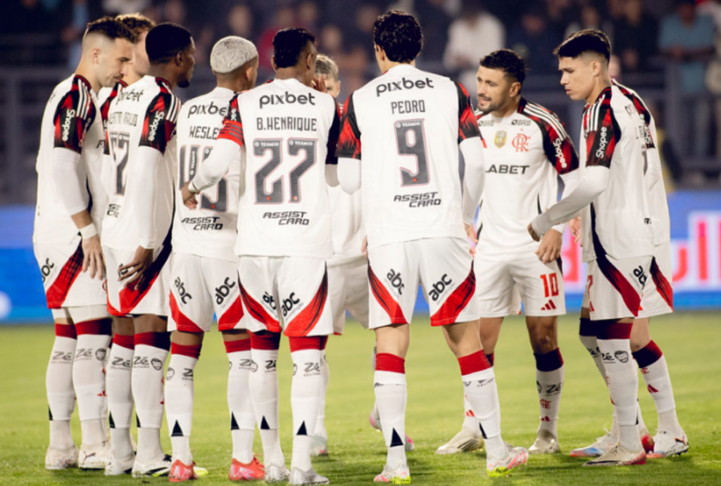 Jornalista avalia jogadores reservas do Flamengo: “seriam titulares em qualquer time…”