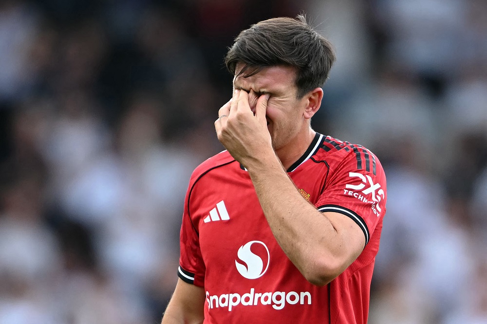 Manchester United mantém série de vexames ao cair na Copa da Liga Inglesa diante de rival da quarta divisão