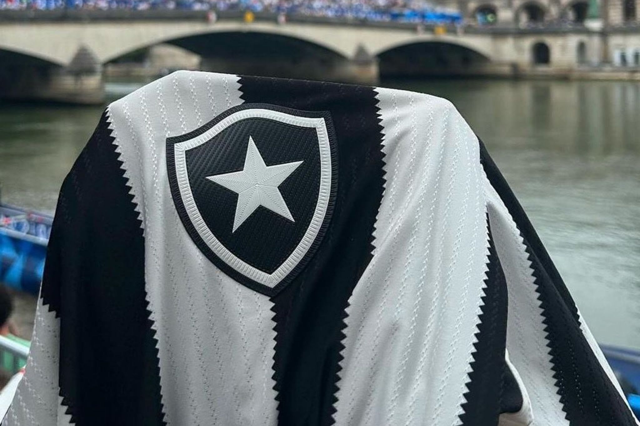 Publicação de Textor para Davide Ancelotti , indireta do Flamengo e “responsáveis” pela eliminação: as últimas notícias do Botafogo