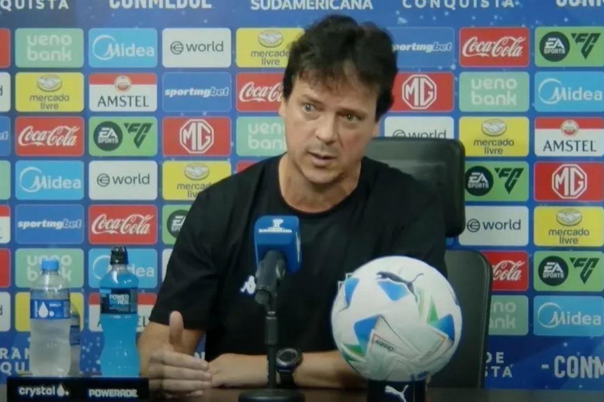 Vasco reformula setor e quer três jogadores