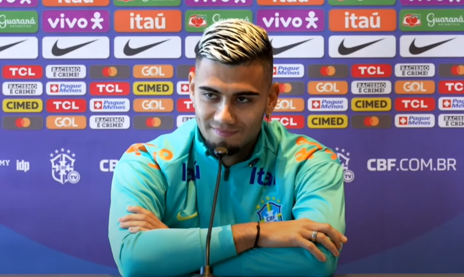 Andreas Pereira Seleção treina com presença de familiares
