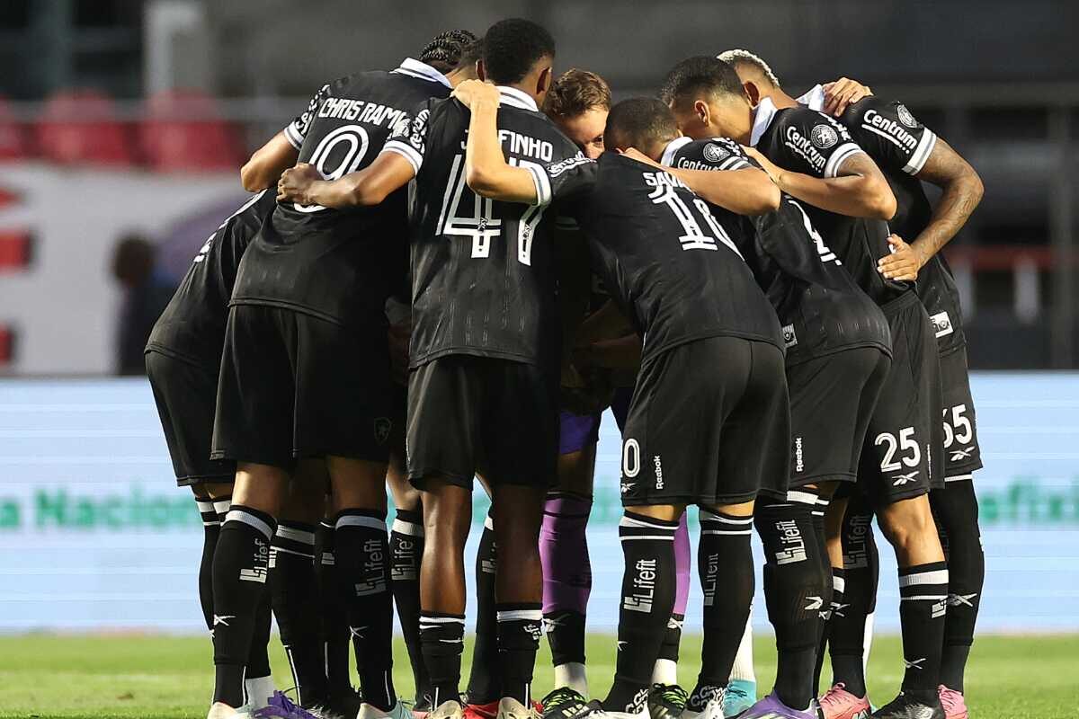 Botafogo comunica grave lesão de jogador titular, que passará por cirurgia
