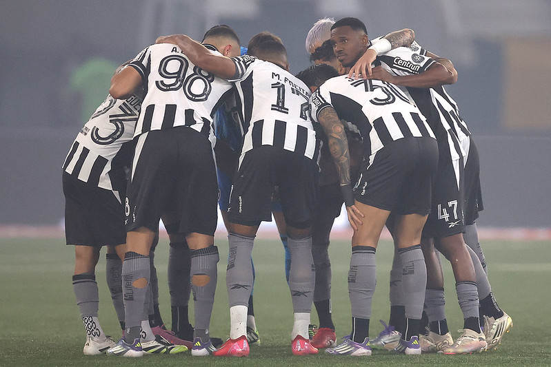 Botafogo tem baixas de Arthur Cabral e Artur contra o São Paulo