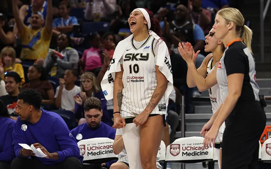 Brasileira faz história na WNBA