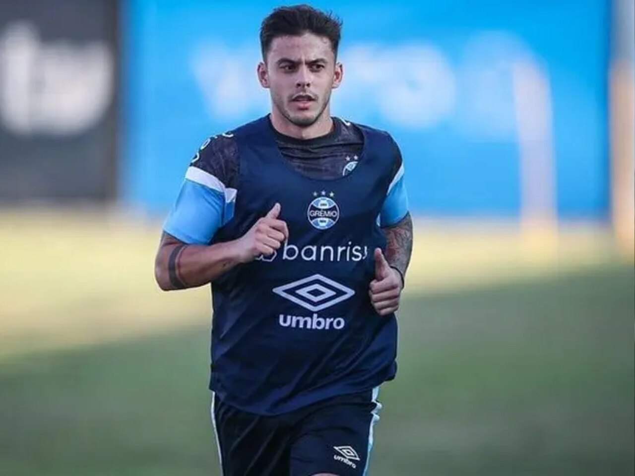 Carballo tem situação indefinida e diretoria do Grêmio acende alerta