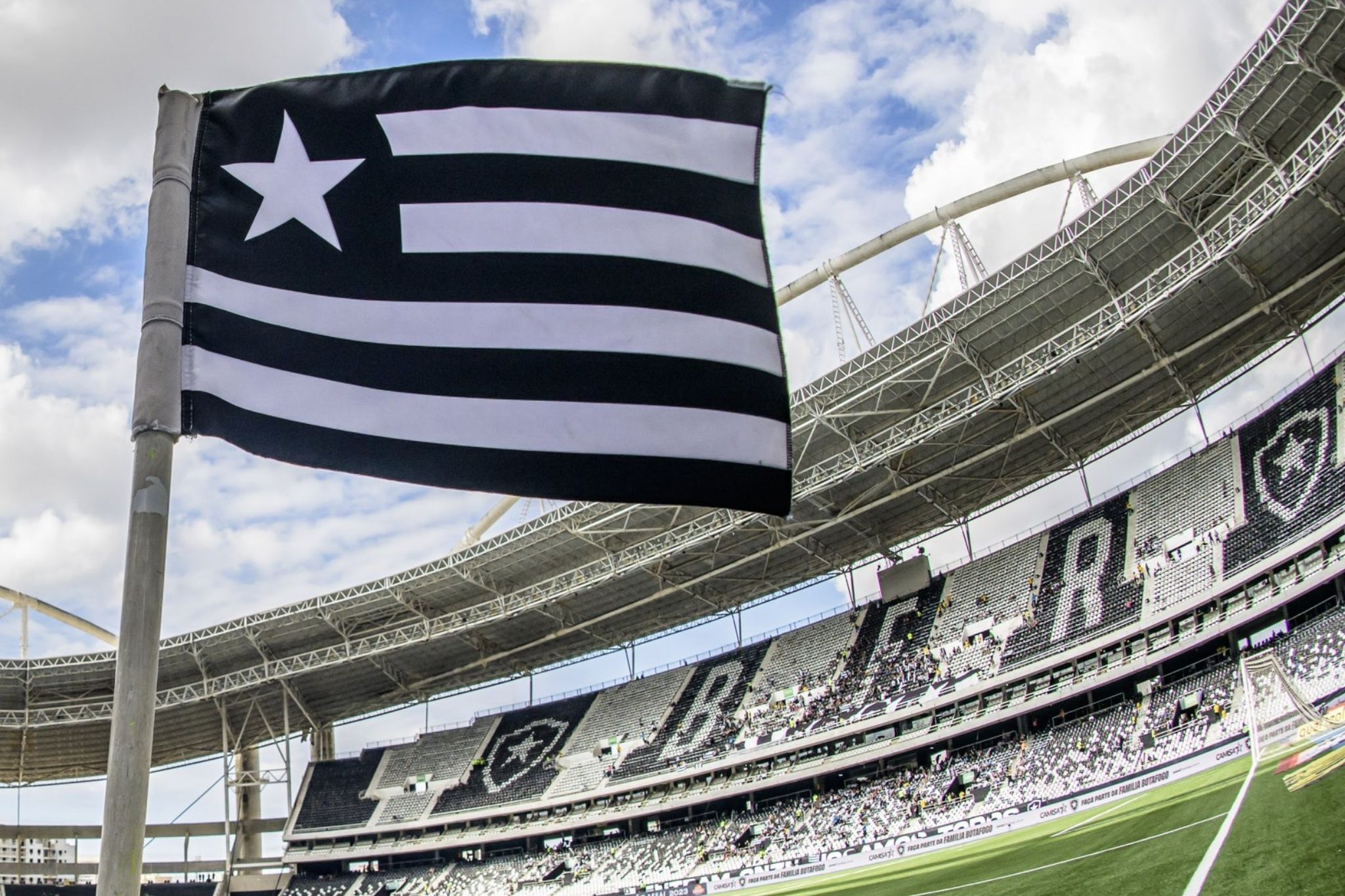 Confira as escalações de Botafogo x Mirassol pelo Brasileirão