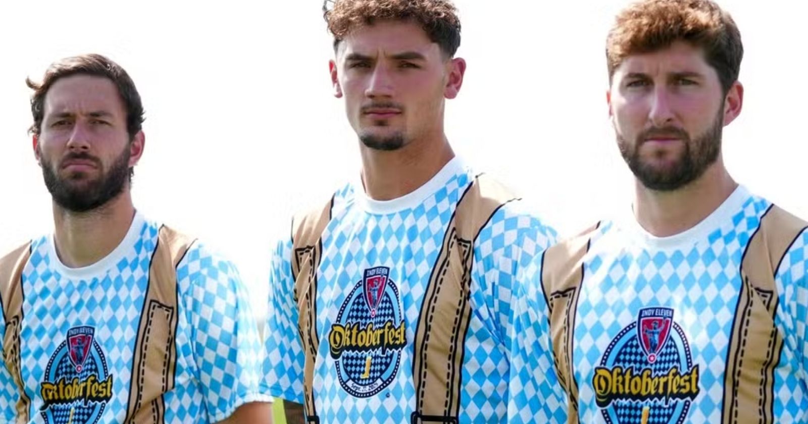 Entre cerveja e futebol: camisa ousada de time de futebol causa reação