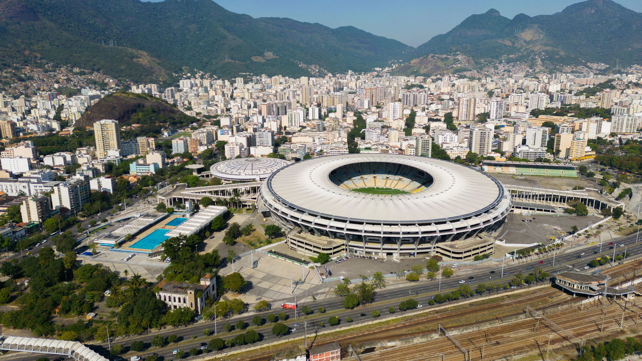 Fluminense e Vasco duelam no Maracanã pela semifinal da Copa do Brasil