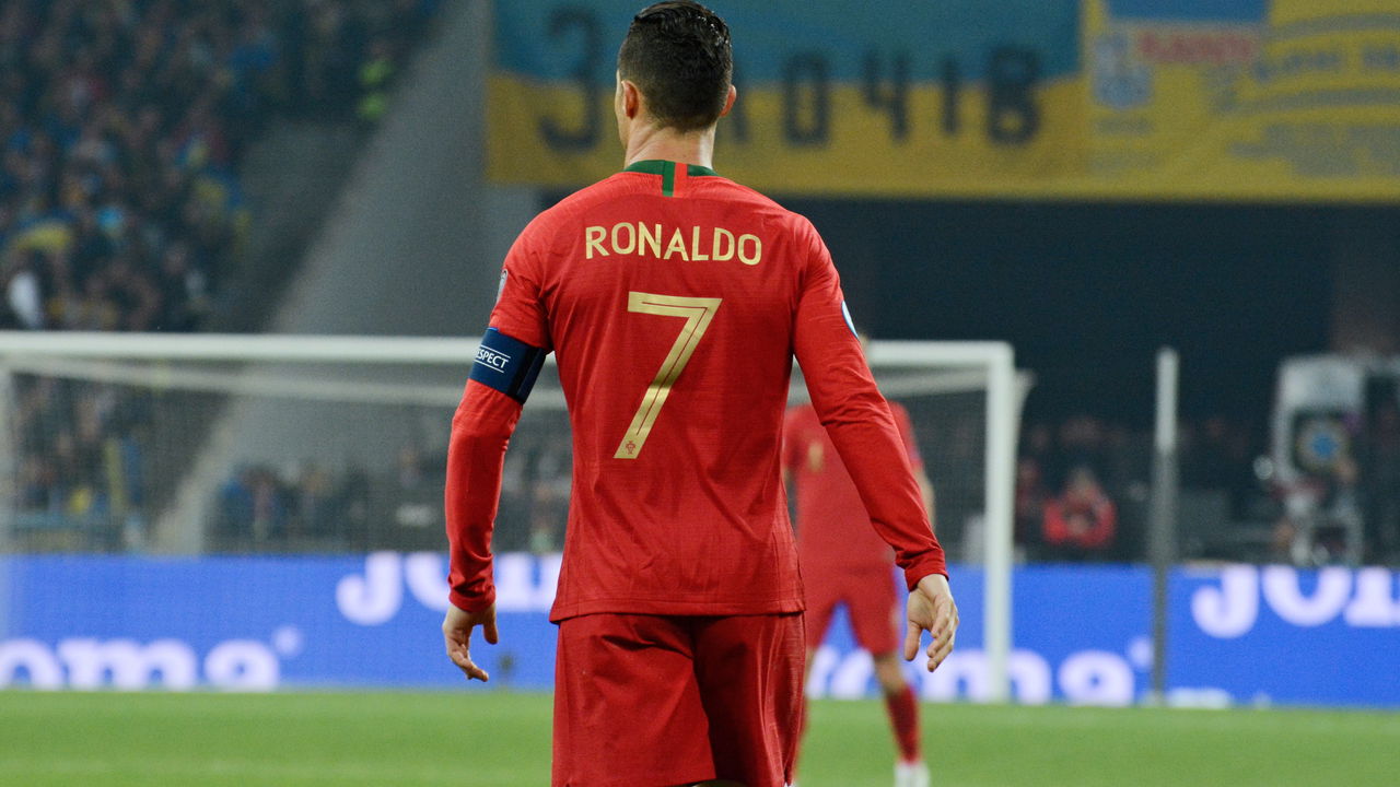 Futuro de Cristiano Ronaldo gera debate sobre possível retorno a Portugal