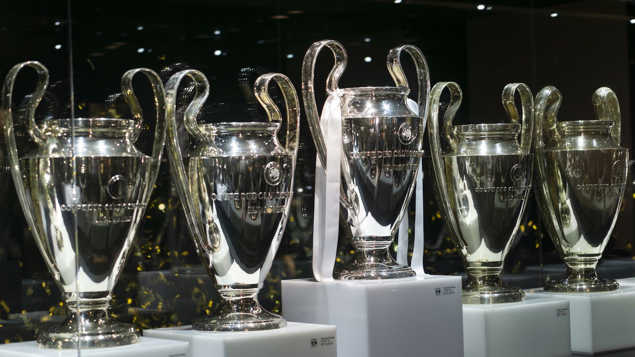Liverpool surge como favorito ao título da Champions League 2025/26