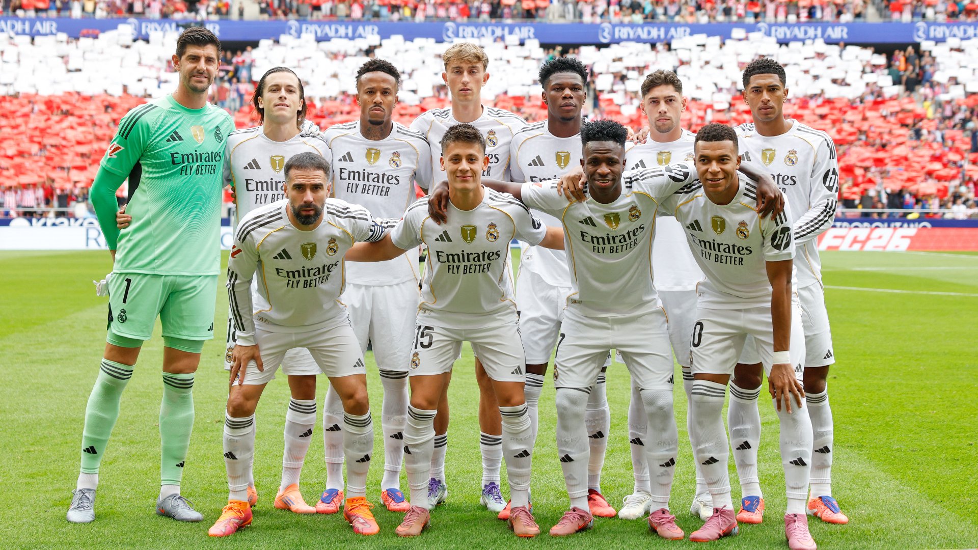 Real Madrid é goleado em clássico e brasileiro deixa o campo lesionado