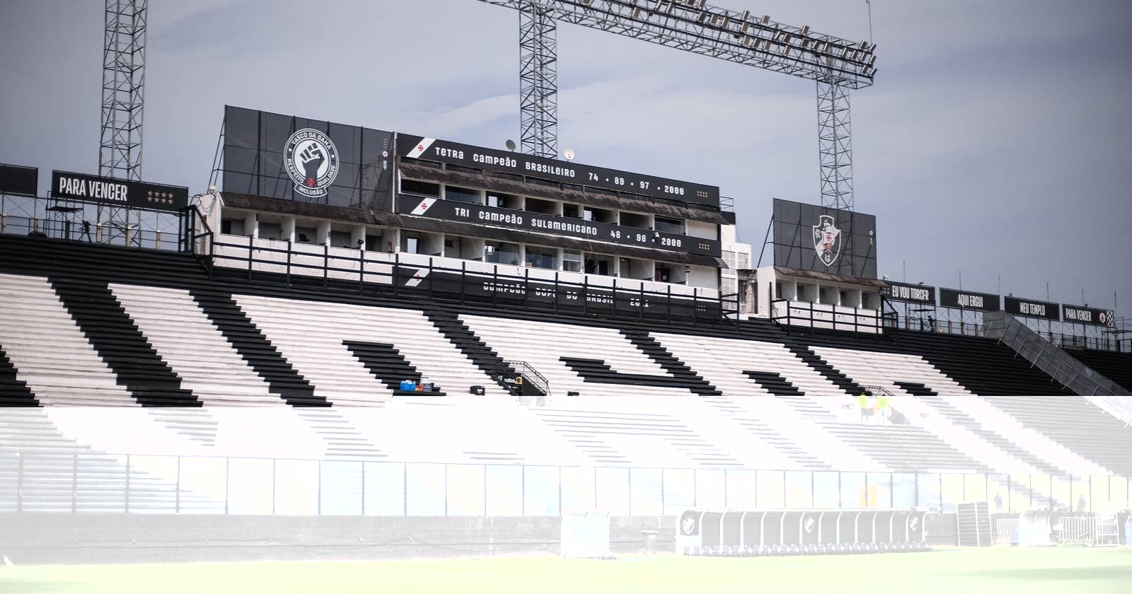 "São Januário é uma m**": Fui Clear critica situação do Vasco e fala de Pedrinho