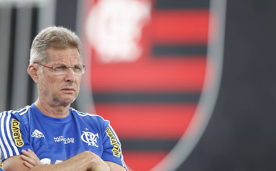 Técnico histórico surpreende e revela paixão antiga pelo Flamengo