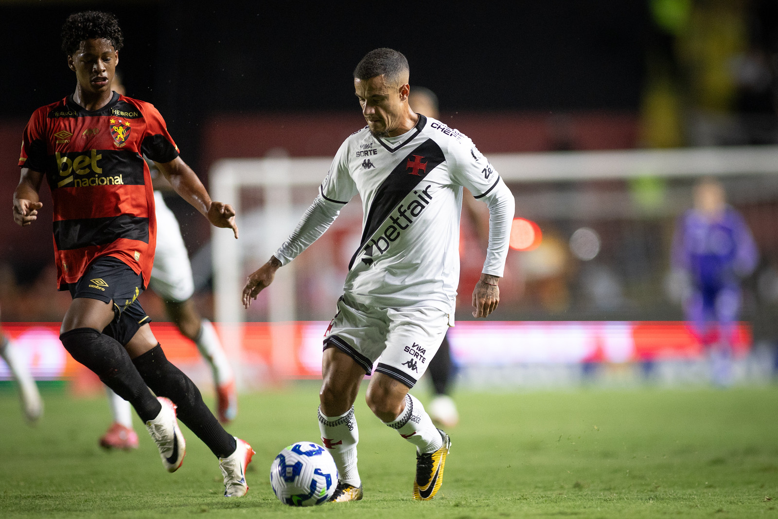 Vasco vence o Sport