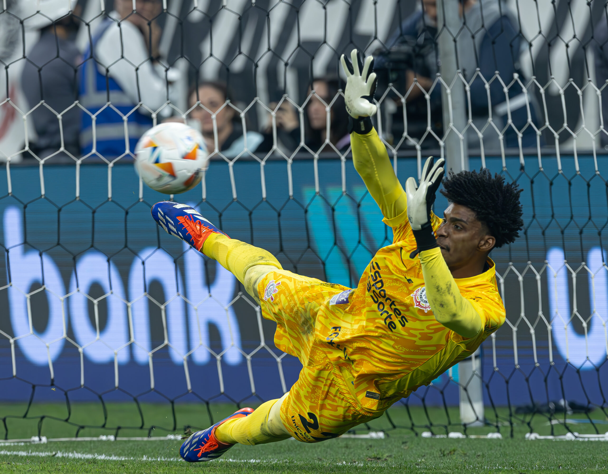 Vídeo: atitude de Hugo Souza, do Corinthians, gera polêmica
