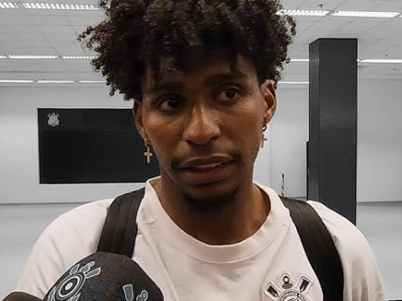 A declaração de Hugo Souza, do Corinthians, direcionada a Vitão, do Internacional