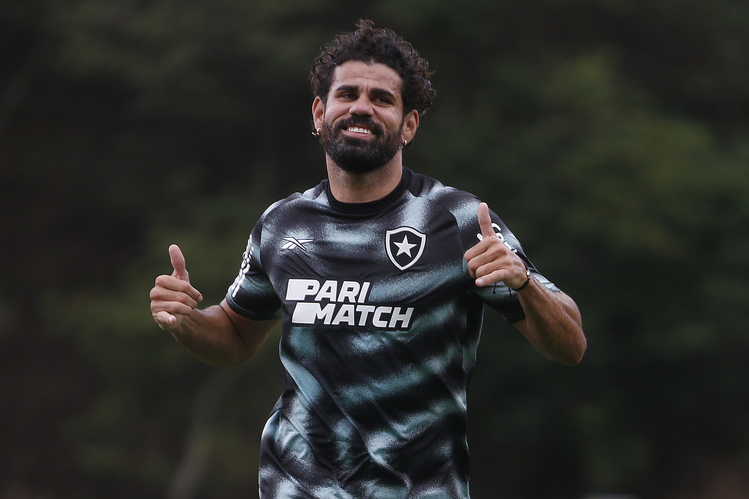 Aos 37 anos, ex-Botafogo Diego Costa segue sem definir futuro no futebol
