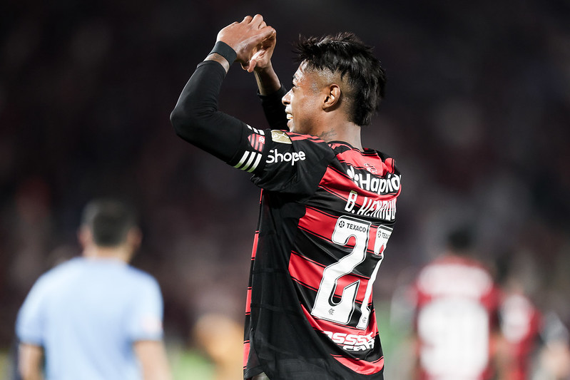 Bruno Henrique participa de audiência por causa de gesto obsceno