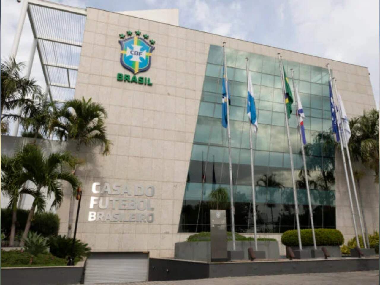 CBF deve tomar providência em relações aos gramados do Brasil
