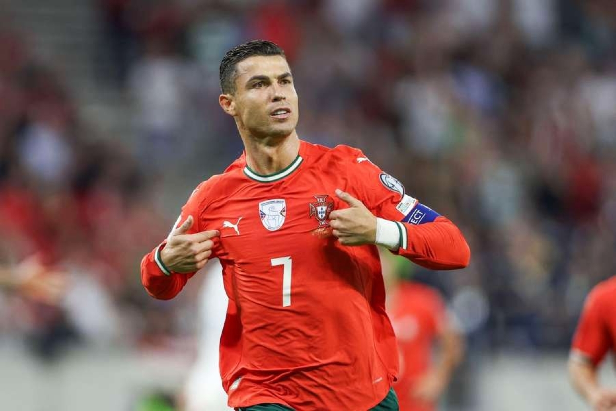 Cristiano Ronaldo torna-se no primeiro futebolista multimilionário do mundo