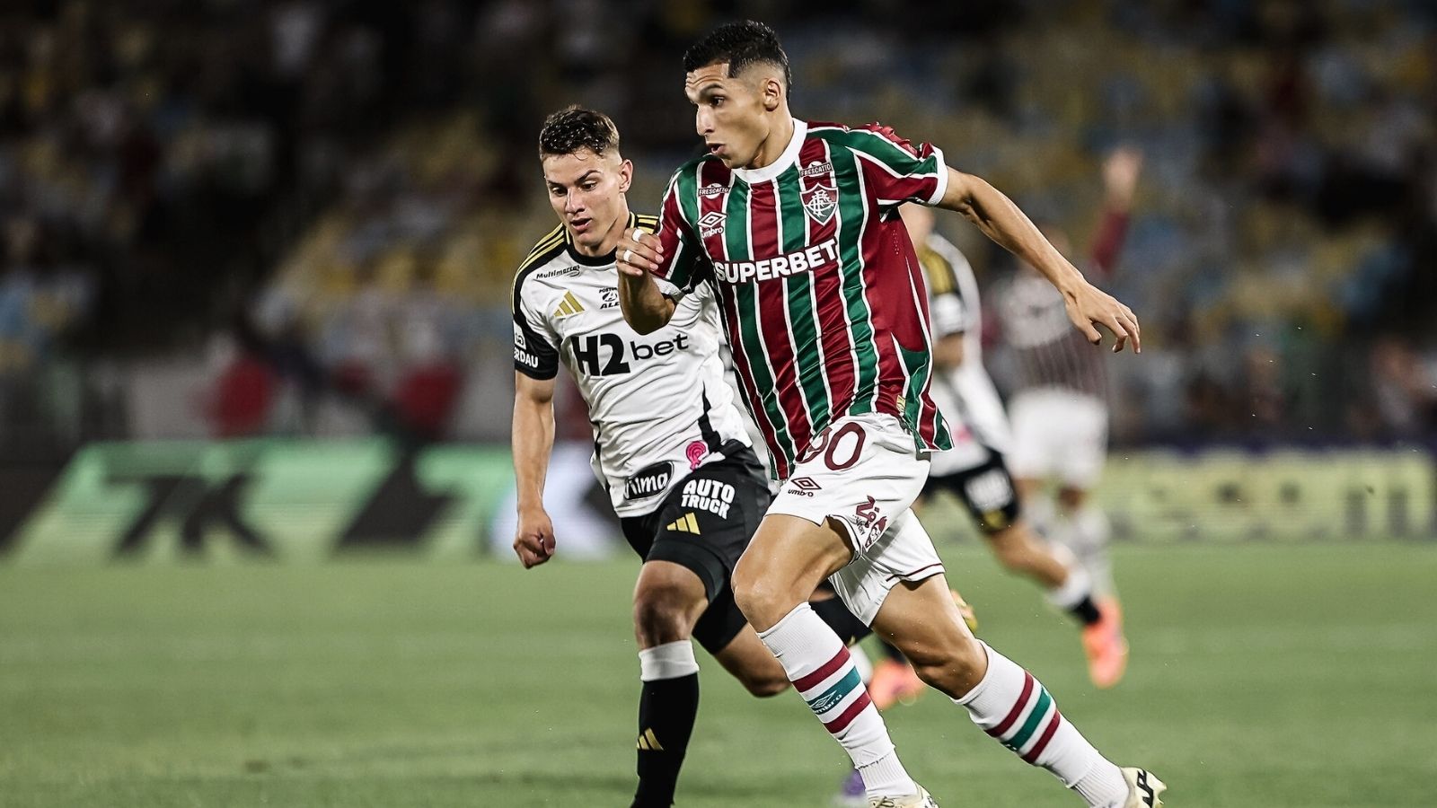 Kevin Serna supera desconfiança e se torna destaque do Fluminense