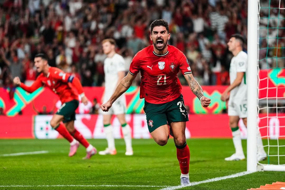 Manchester United vê em Ruben Neves a solução para substituir Casemiro