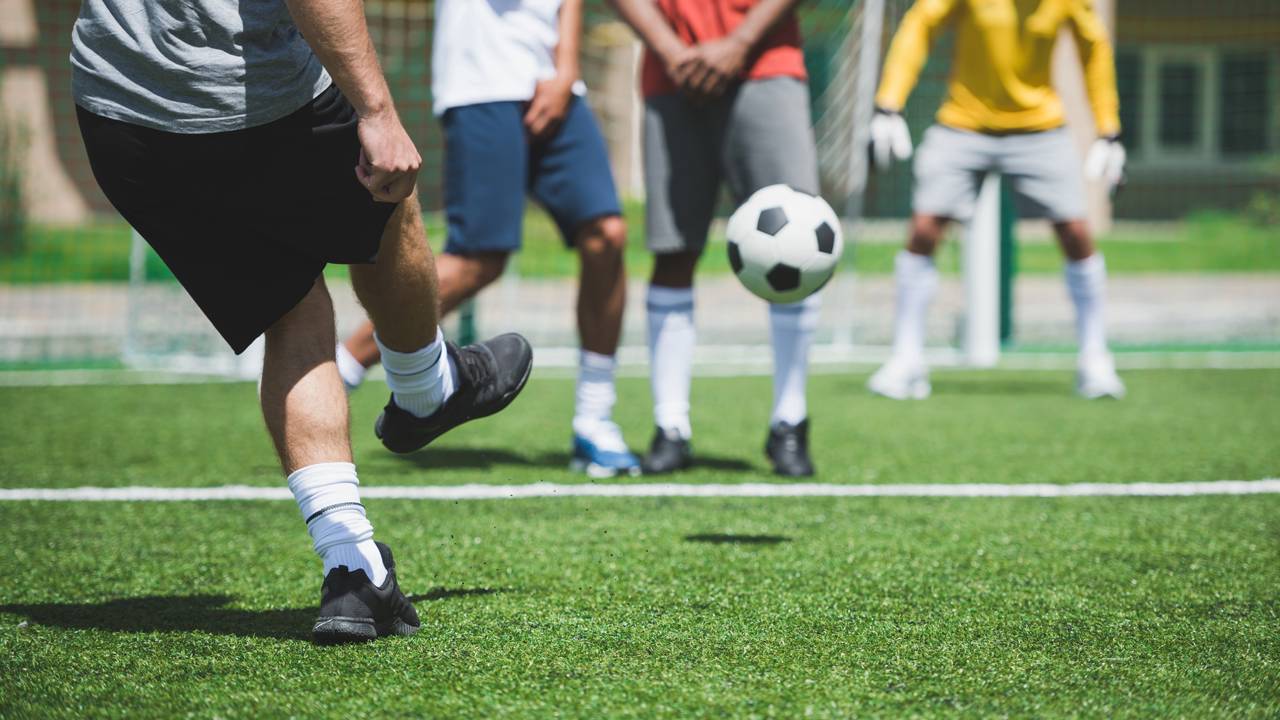 10 promessas do futebol que viraram destaques e chamam a atenção do mercado em 2026