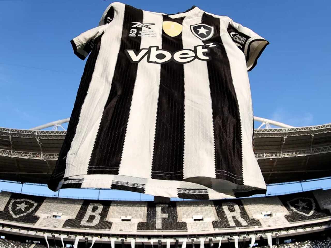 Botafogo avança na contratação de atacante internacional