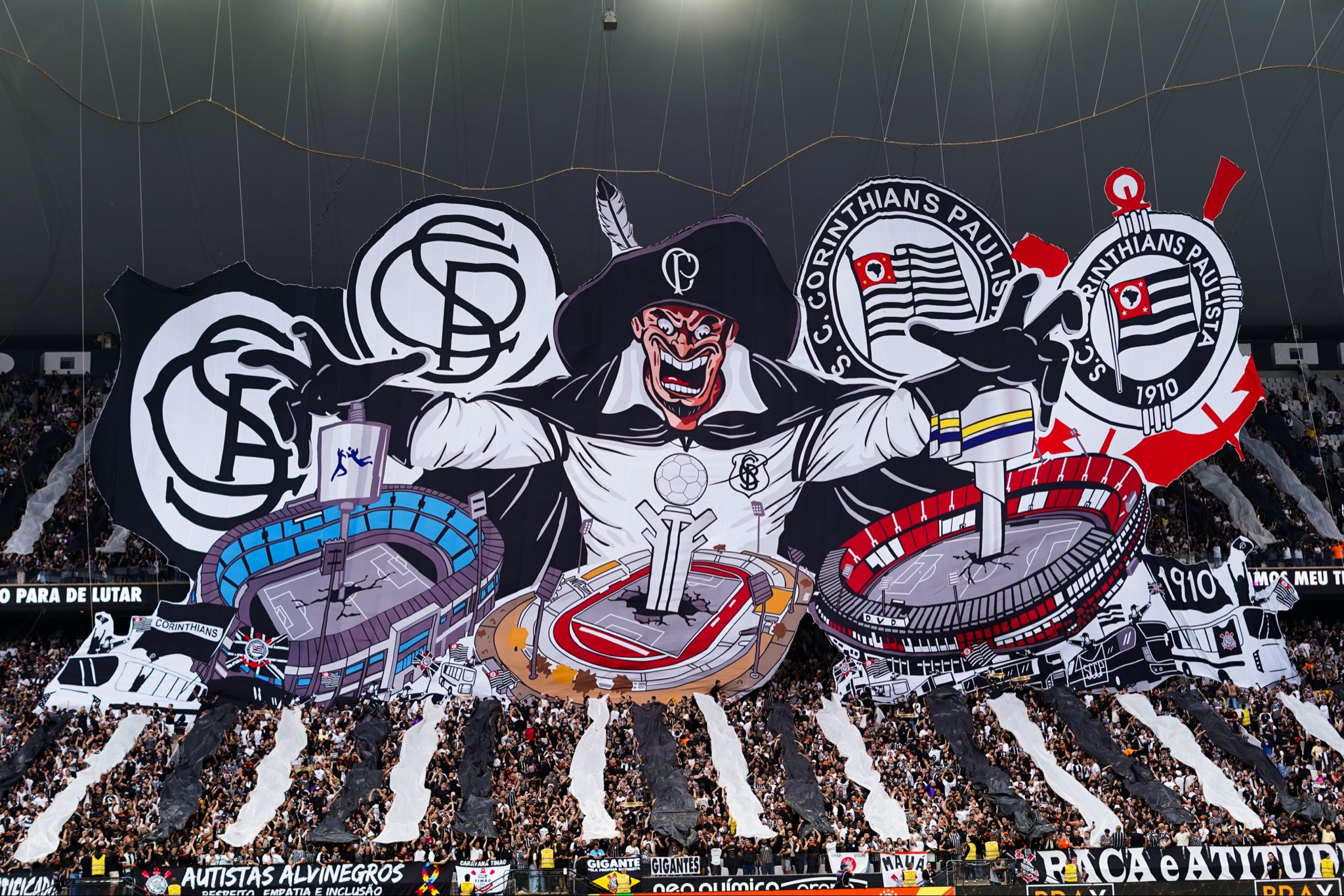 Hugo brilha e Corinthians está na final da Copa do Brasil