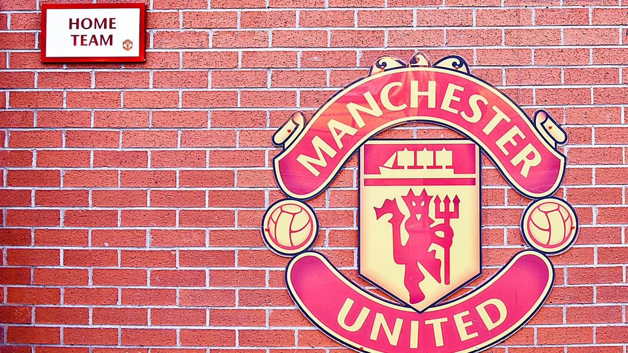 Manchester United está disposto a quebrar recorde de transferências para reforçar meio-campo
