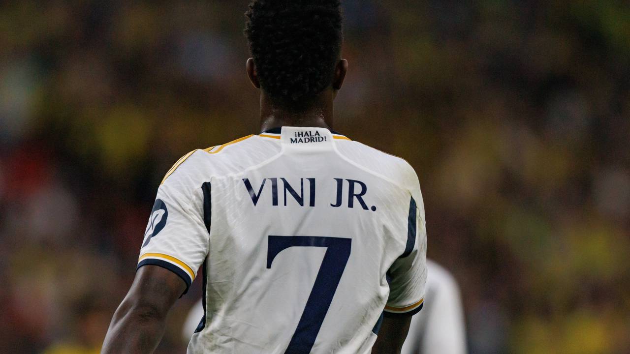 Real Madrid avalia vender Vinícius Júnior para financiar a chegada de meio-campista do PSG