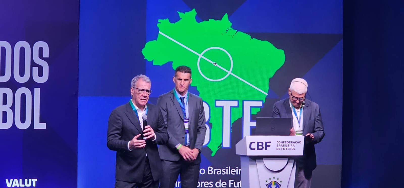 Sindicato dos Atletas de Futebol do Estado do Rio de Janeiro declara apoio aos clubes contra gramados sintéticos