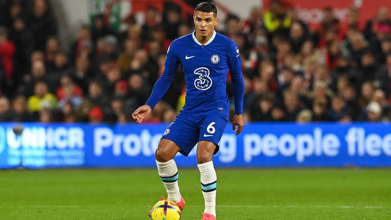 Thiago Silva está livre no mercado, mantém nível competitivo e quer voltar ao Chelsea