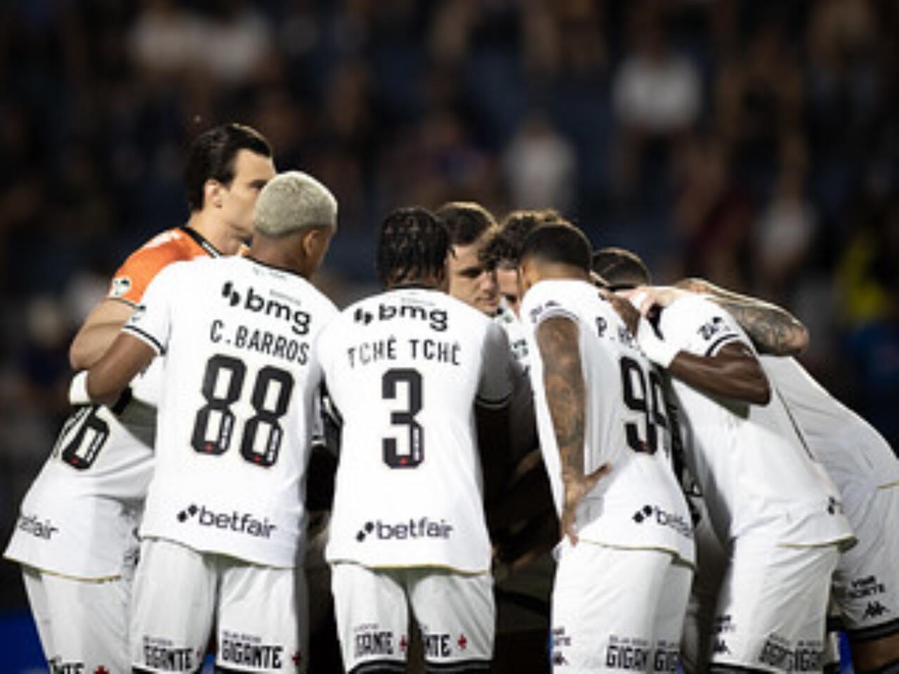 Vasco pronto para decisão contra o Fluminense; veja escalação