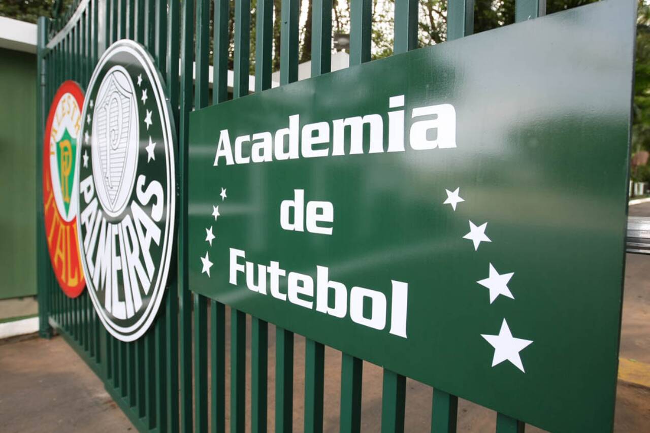 Zagueiro do Palmeiras recebe propostas do exterior e deve deixar o clube