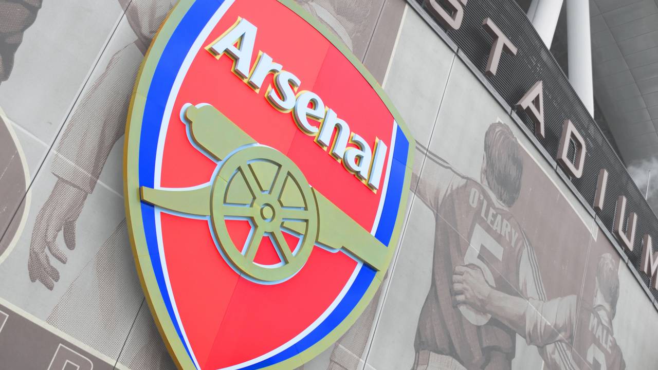 Arsenal avança por Breno Bidon e pressiona o Corinthians no mercado pela contratação