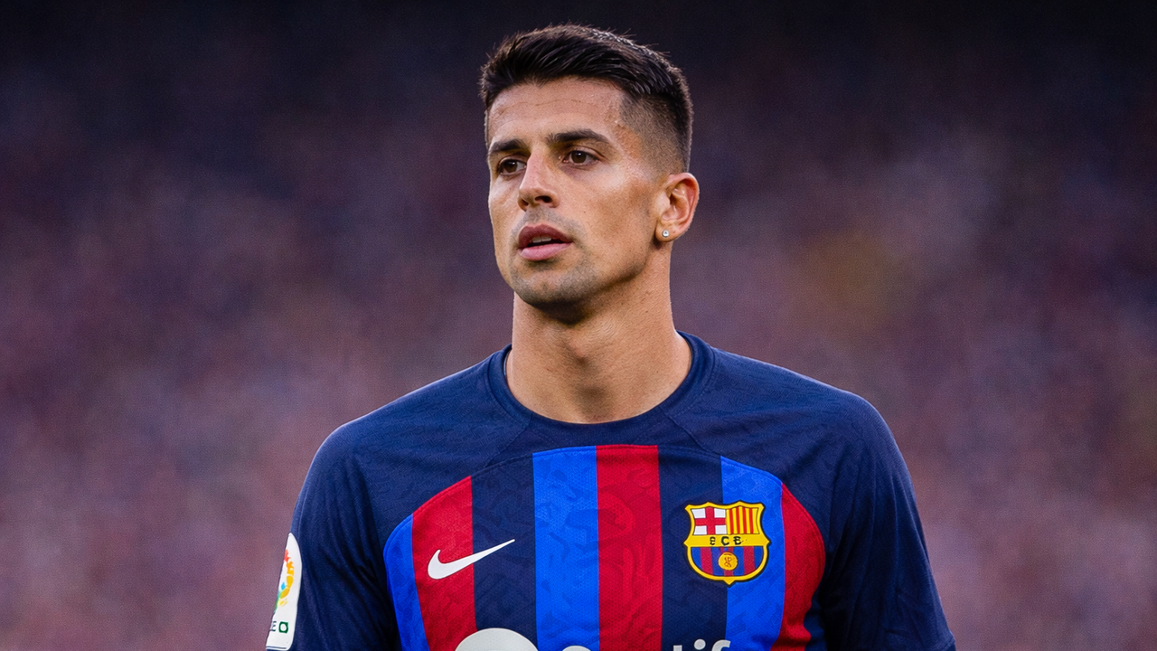 Barcelona aproveita brecha da Inter e garante João Cancelo por empréstimo