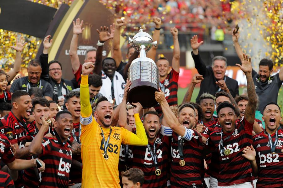 Campeão da Libertadores pelo Flamengo é alvo do Corinthians