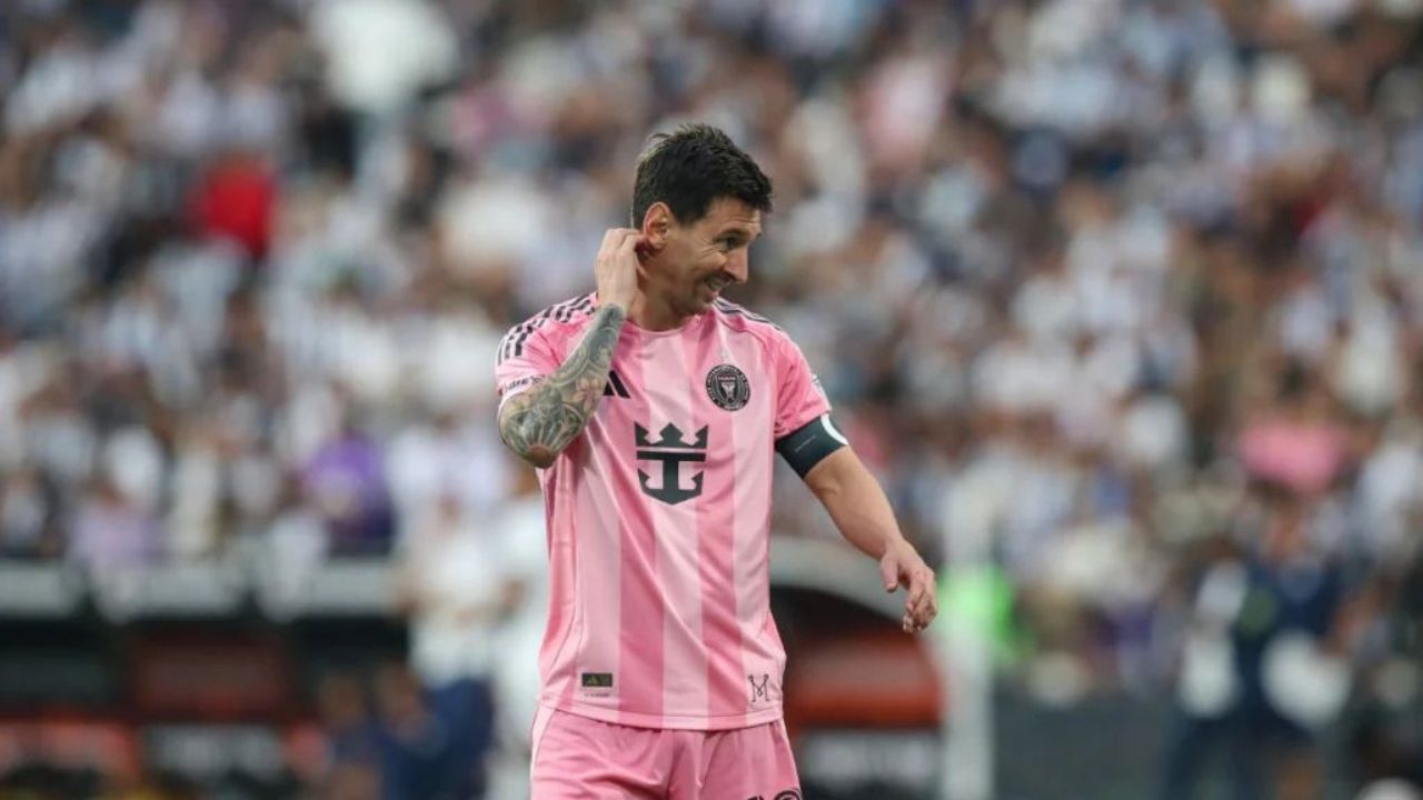 Conheça o ex-Flamengo que marcou dois gols em atropelo no time de Messi
