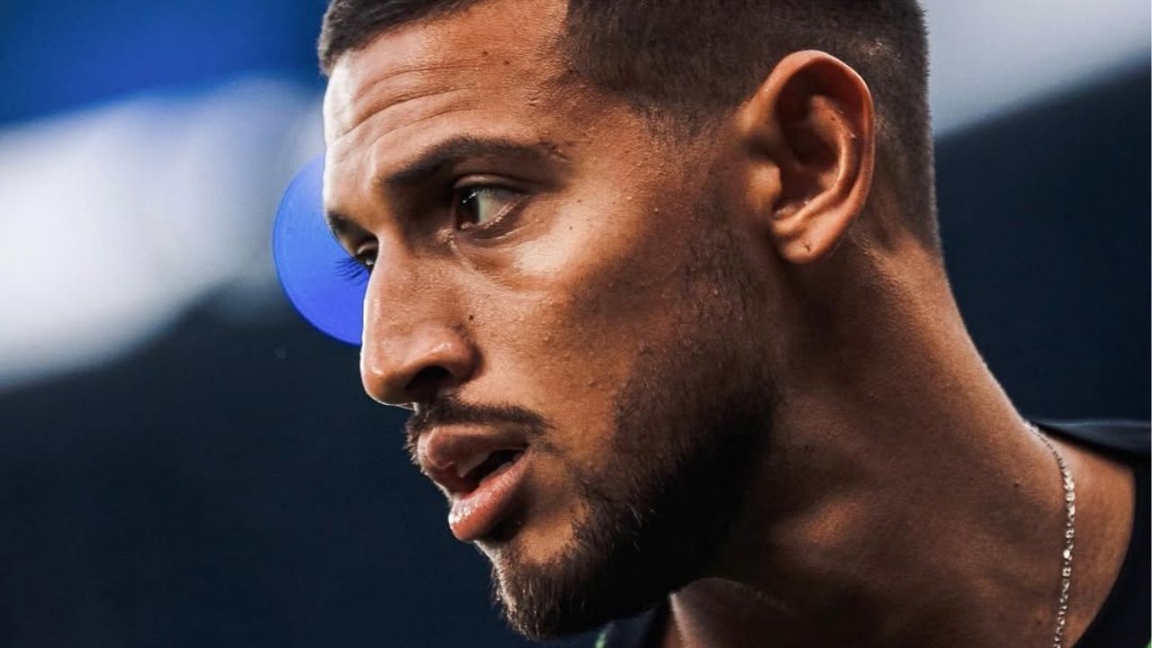 Corinthians mira Vinicius Souza e avalia empréstimo de volante de grande europeu