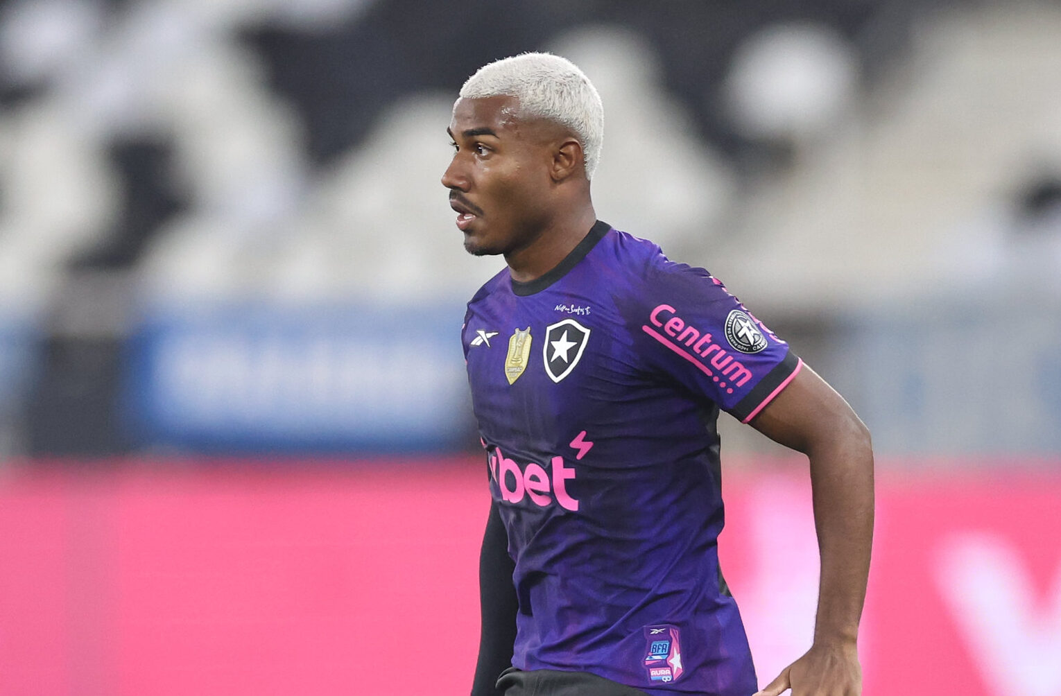 Cuiabano em ação pelo Botafogo