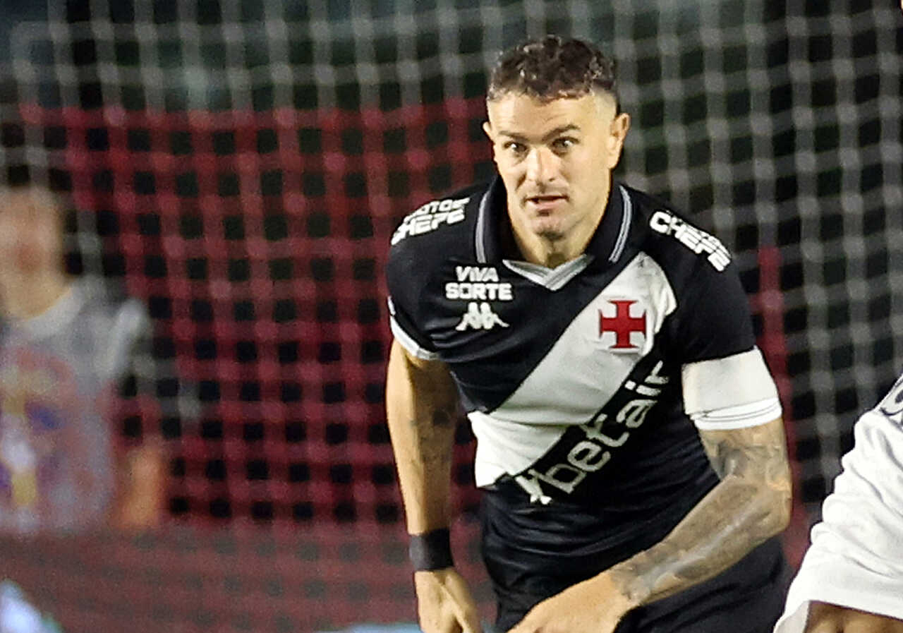De saída do Vasco, Vegetti tem dívida de R$ 64 mil e processa empresa