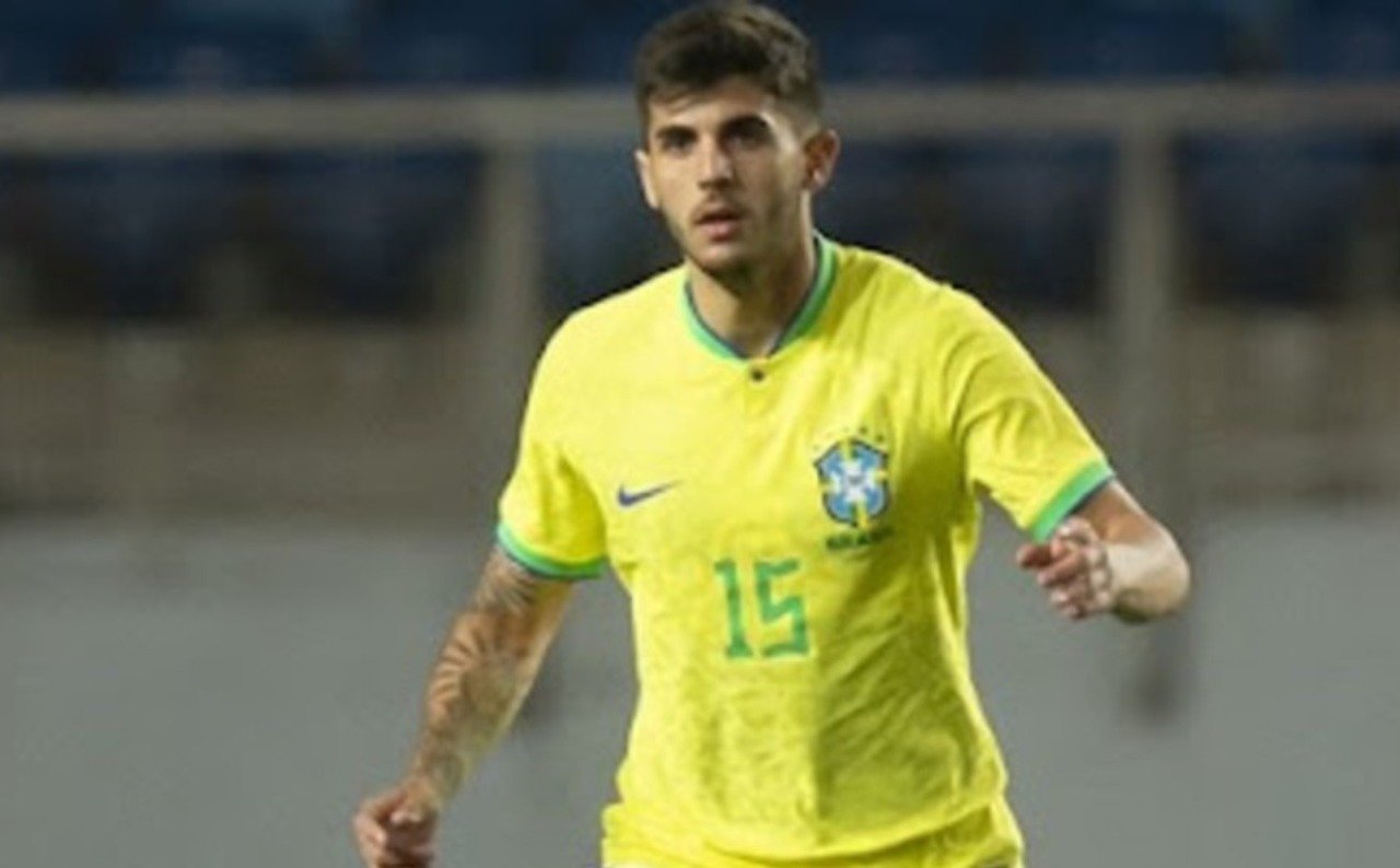 Desejado pelo Flamengo, Beraldo entra no radar de clube europeu e pode deixar o PSG