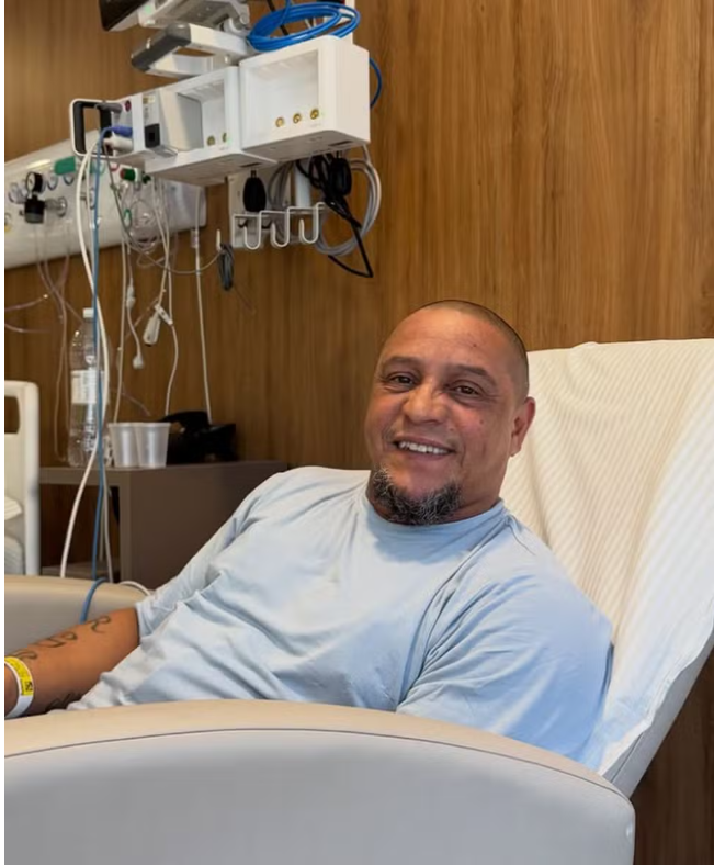 Ex lateral da seleção Roberto Carlos explica cirurgia de emergência: "Não tive ataque cardíaco"